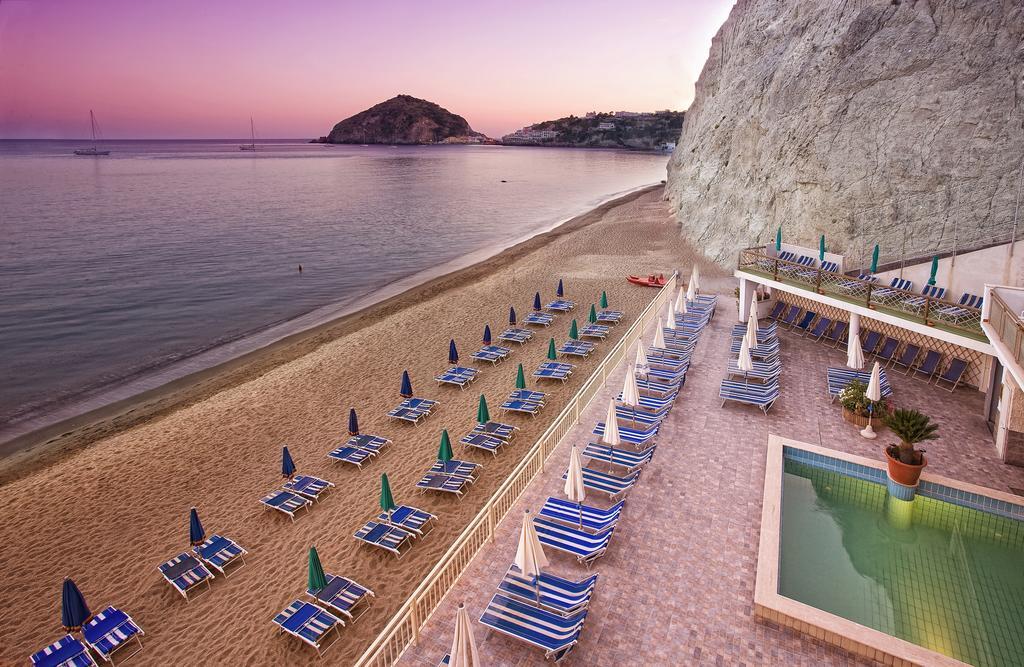Hotel Vittorio Beach Resort Barano d'Ischia Room photo